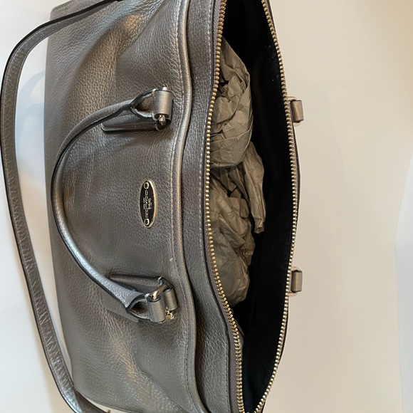 ***SOLD ON ANOTHER SITE***NWOT Authentic COACH two way shoulder handbag - Picture 3 of 5